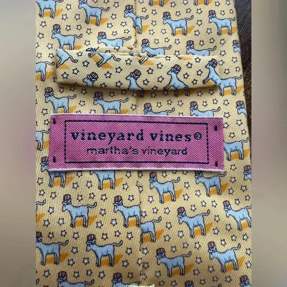 Vineyard Vines | Patriotic donkey silk tie.